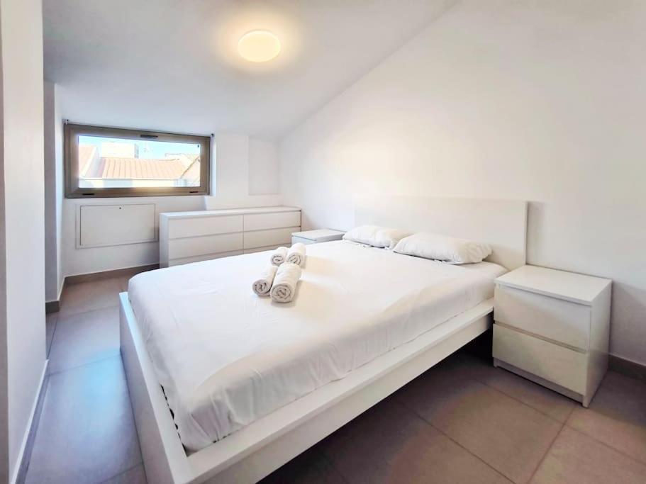 Moderno Apartamento Duplex En Terrassa Centro Kültér fotó