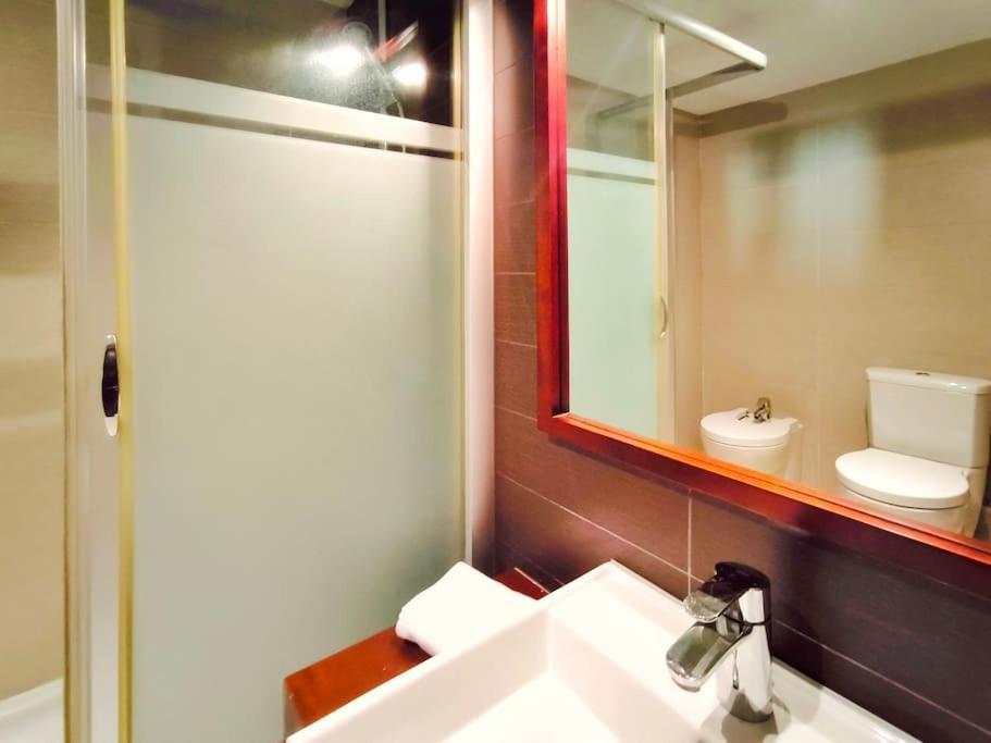 Moderno Apartamento Duplex En Terrassa Centro Kültér fotó