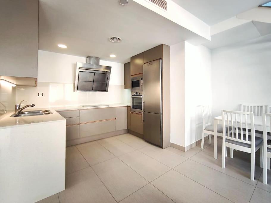 Moderno Apartamento Duplex En Terrassa Centro Kültér fotó
