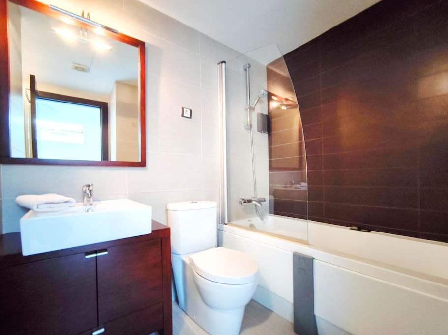 Moderno Apartamento Duplex En Terrassa Centro Kültér fotó