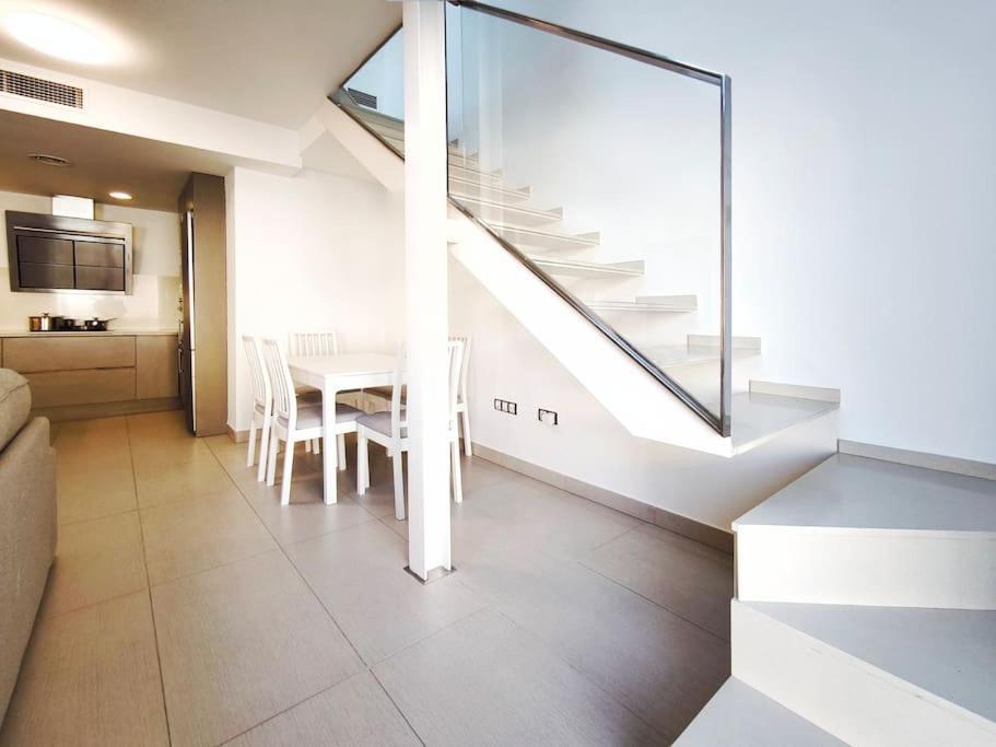 Moderno Apartamento Duplex En Terrassa Centro Kültér fotó