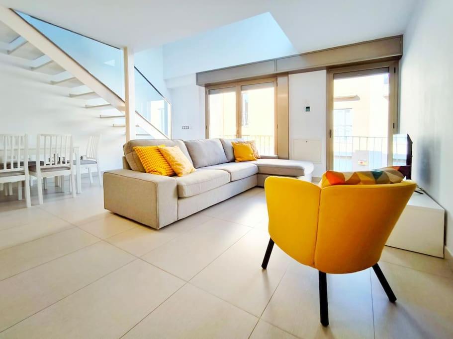Moderno Apartamento Duplex En Terrassa Centro Kültér fotó